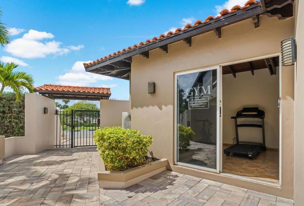 Eagle Beach Luxury House, Walking Distance To The Beach Palm Beach Luaran gambar